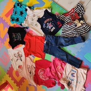 Tolders T-shirts 👕 (11) and one jeans 👖 size 2T